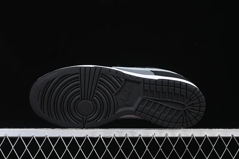 All categories Nk SB Dunk series Nk SB Dunk Low low-top sneakers Nike SB Dunk Low black gray low-top casual sneakers IB3079-001